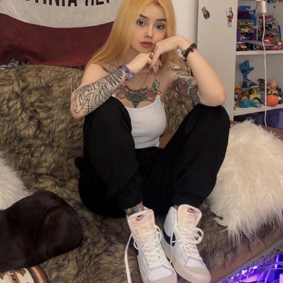 🖤SALE🖤 High waisted black sweatpants - Picture 3 of 6